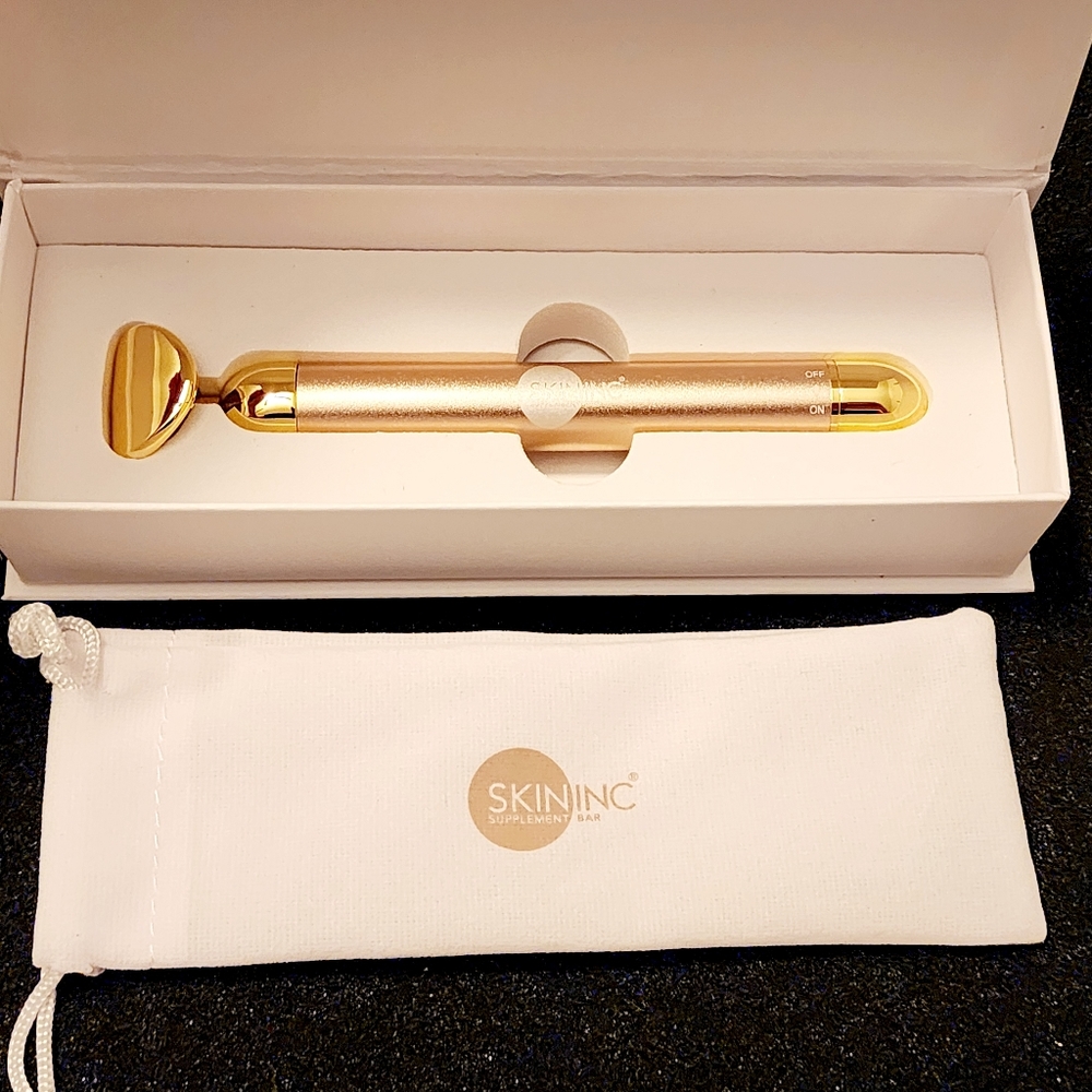 NEW - SKIN INC Sculpt Lift Bar 24K Gold plus BONUS 2 IPSY bags